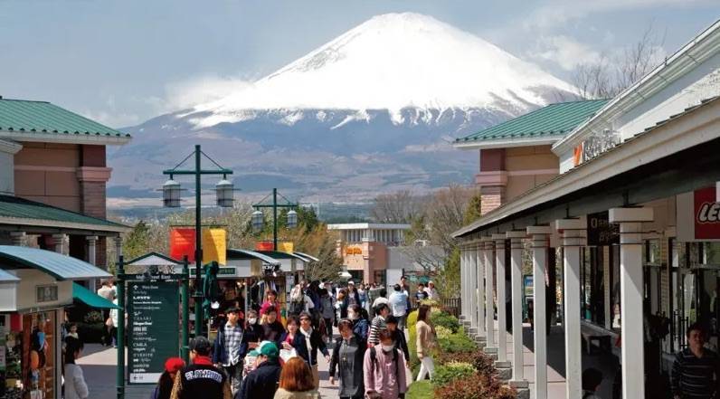 【東京出發】特色箱根海盜船、箱根神社、登山纜車、燒肉任食放題、御殿場OUTLETS開心購物一天遊